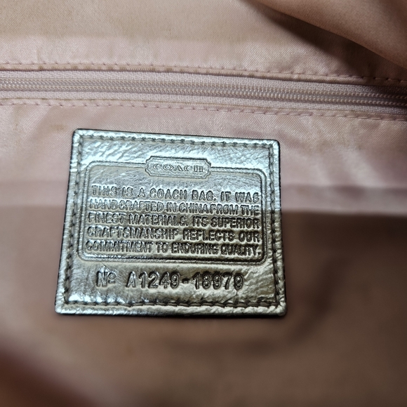 Coach purse‎ - Picture 4 of 5